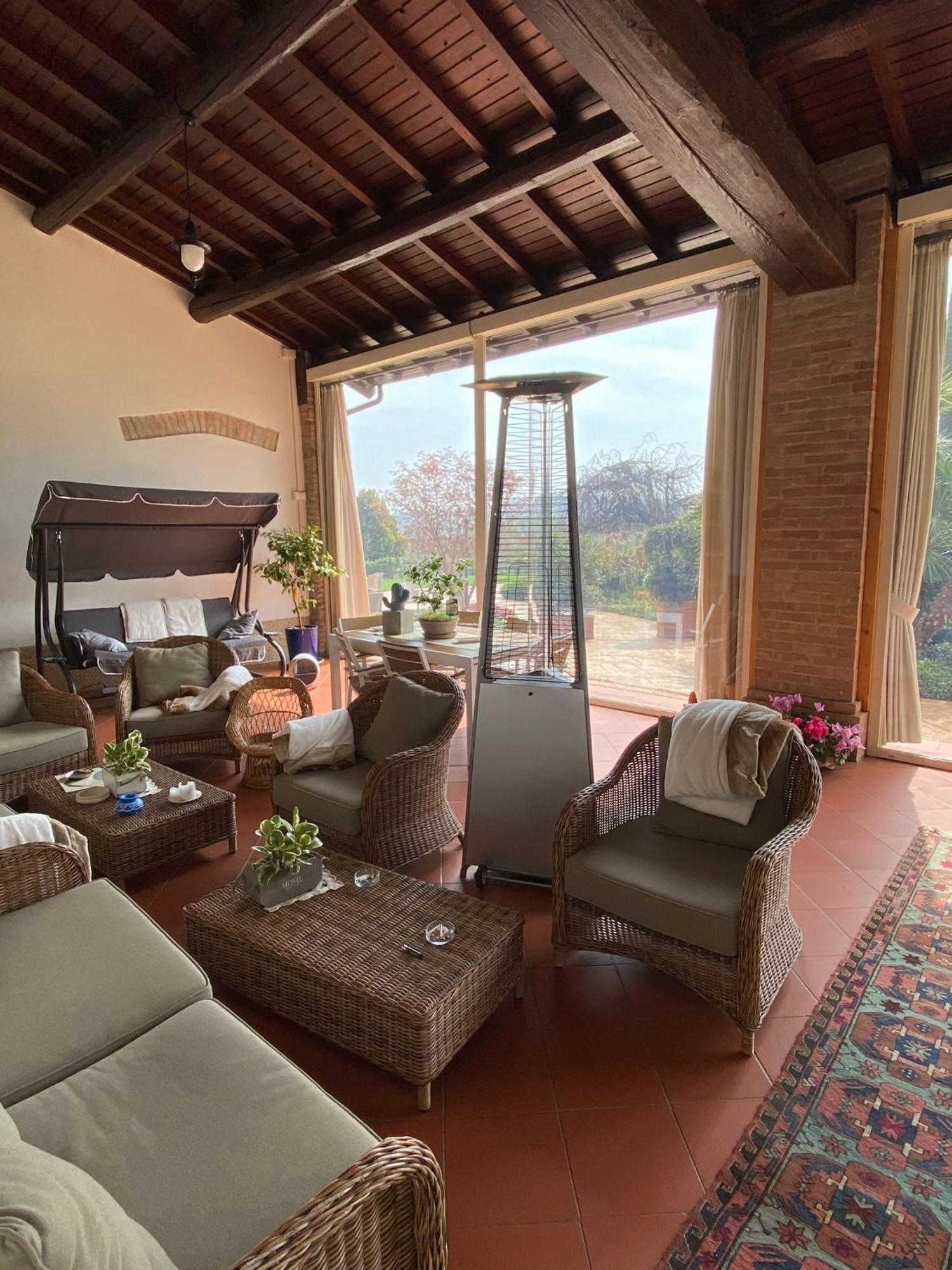 B&B Corte Delle Rose 카스티리오네델레스티비에레 외부 사진