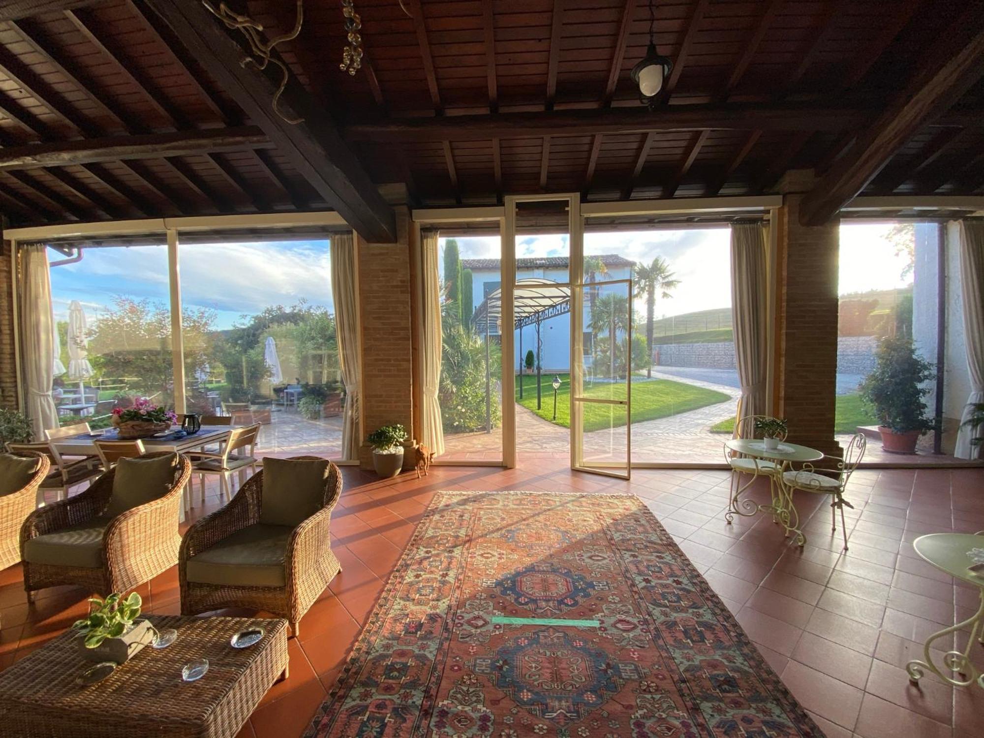 B&B Corte Delle Rose 카스티리오네델레스티비에레 외부 사진