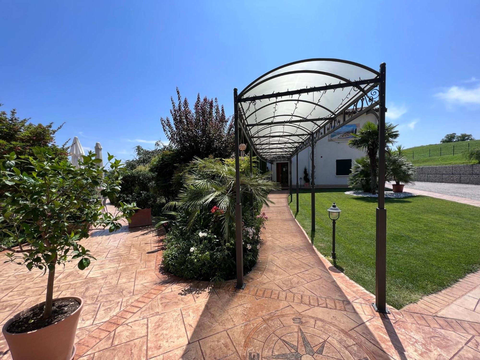 B&B Corte Delle Rose 카스티리오네델레스티비에레 외부 사진