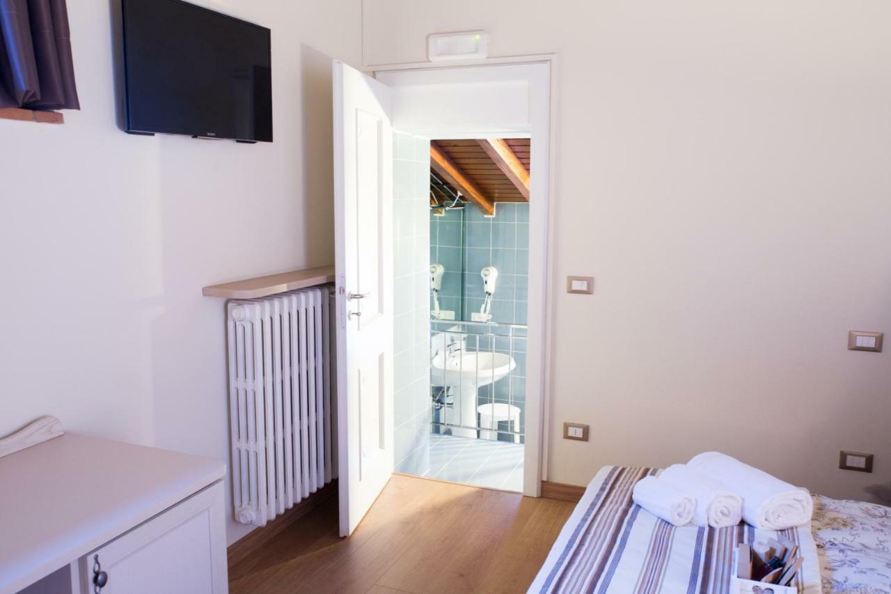 B&B Corte Delle Rose 카스티리오네델레스티비에레 외부 사진