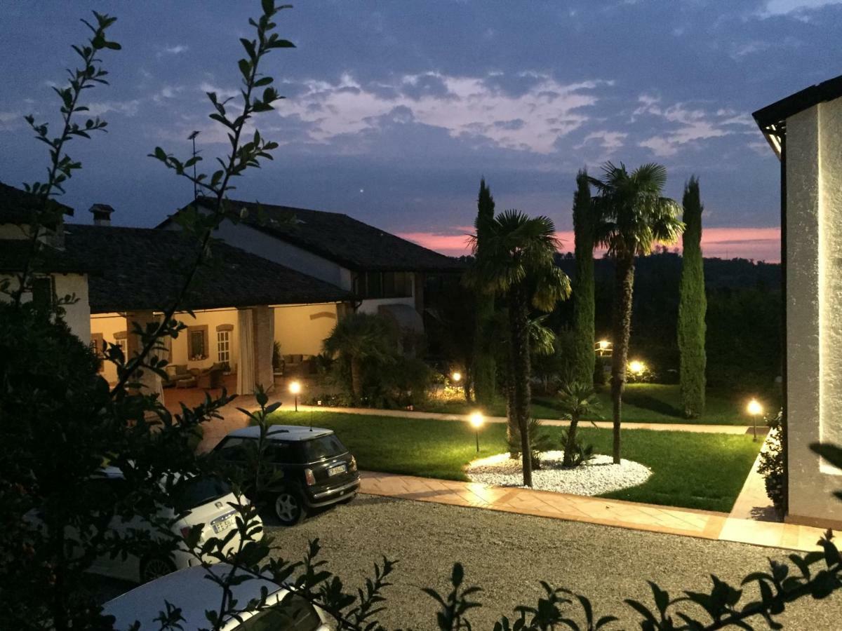 B&B Corte Delle Rose 카스티리오네델레스티비에레 외부 사진