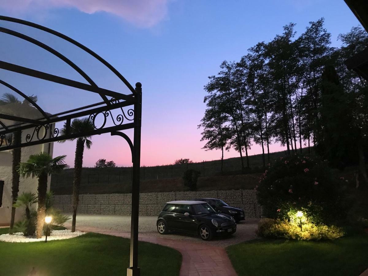 B&B Corte Delle Rose 카스티리오네델레스티비에레 외부 사진