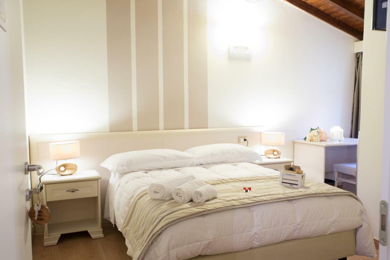 B&B Corte Delle Rose 카스티리오네델레스티비에레 외부 사진