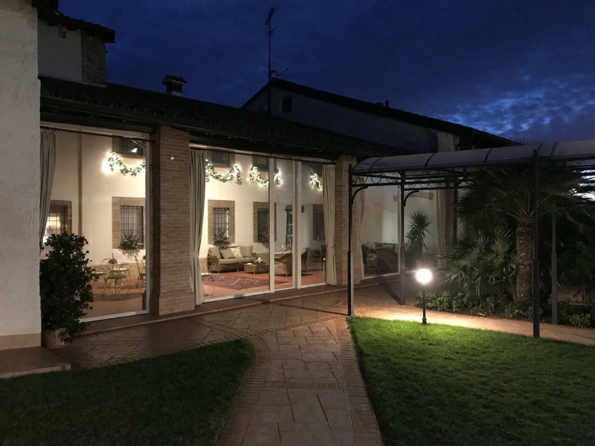 B&B Corte Delle Rose 카스티리오네델레스티비에레 외부 사진