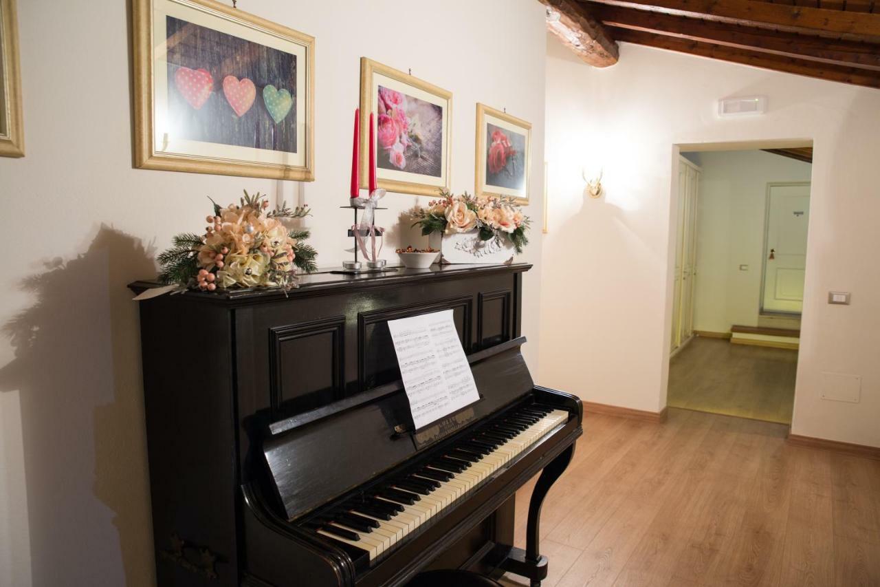 B&B Corte Delle Rose 카스티리오네델레스티비에레 외부 사진